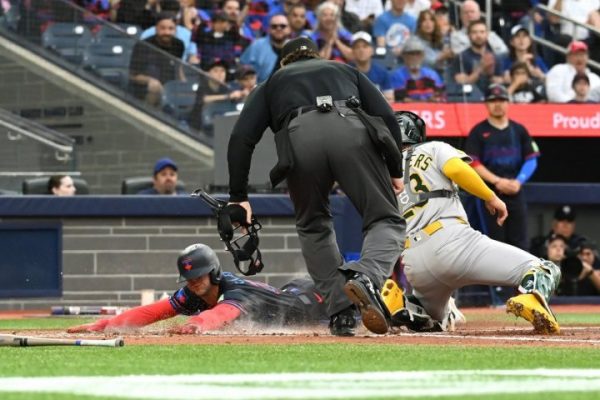 Clement has four hits in Jays’ 11-7 win over A’s