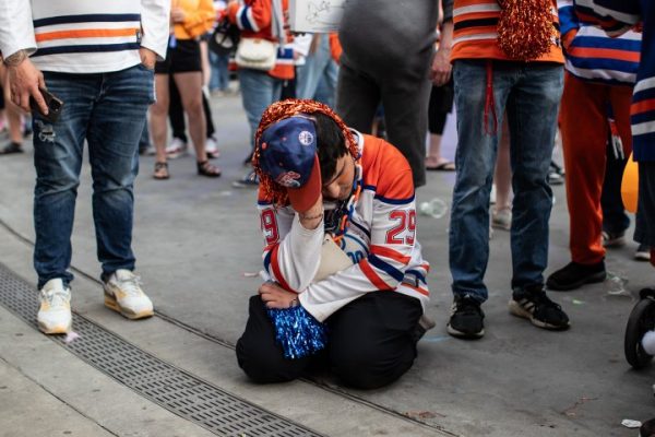 Fans sad but supportive as Oilers lose Stanley Cup for 2nd year in a row: ‘Proud of our boys’