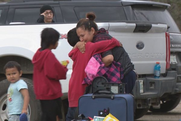 Northern Saskatchewan community welcomes wildfire evacuees back home